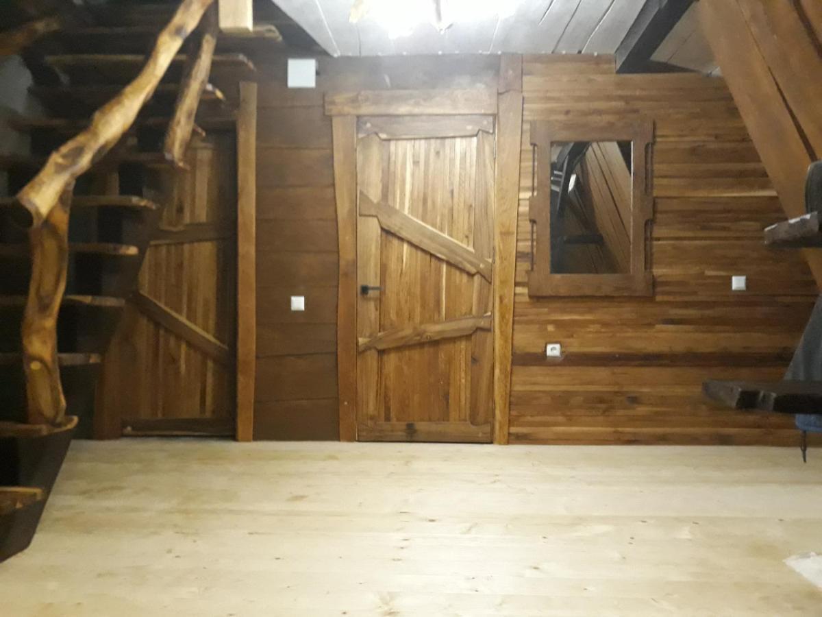 Oak House Appartement Palyanytsya Buitenkant foto